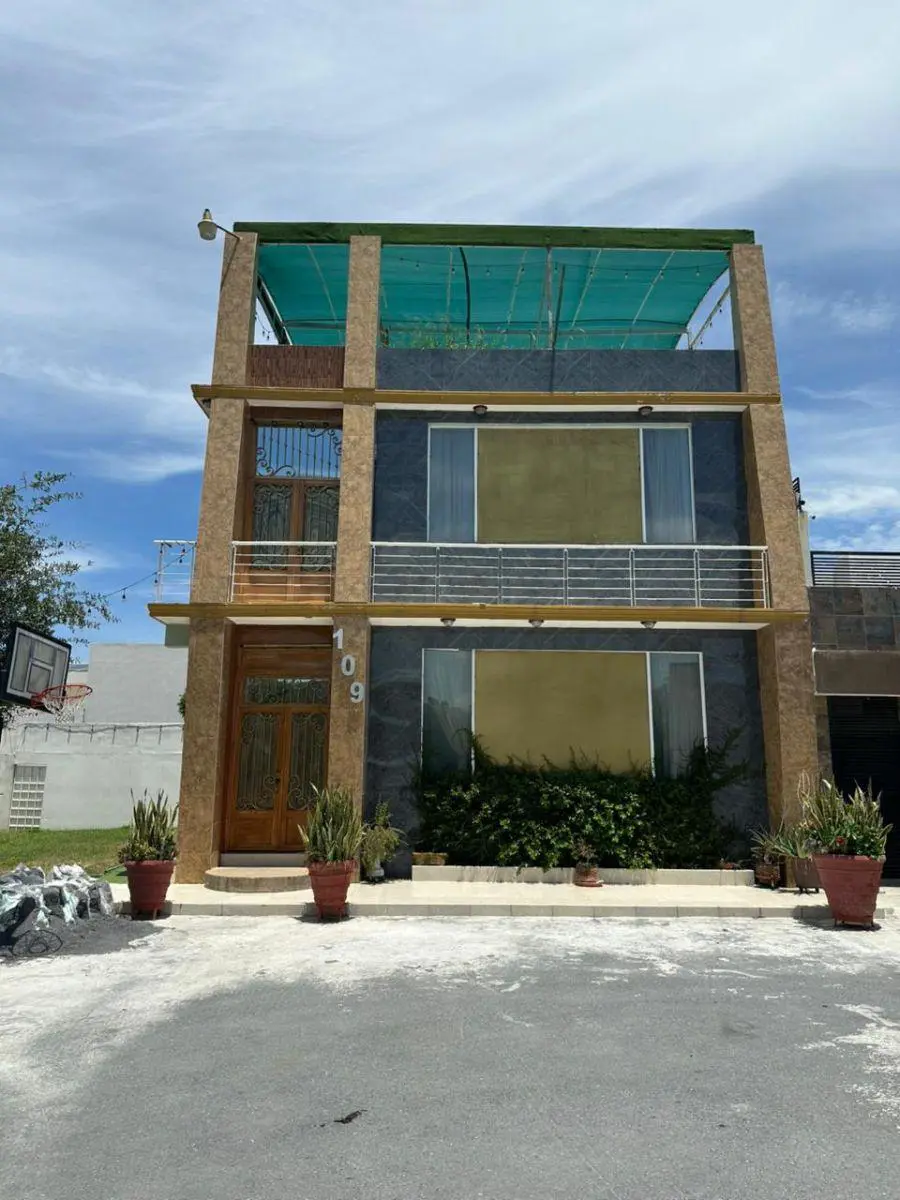 Casa en Venta en Crystal Lagoons, Apodaca, Nuevo León