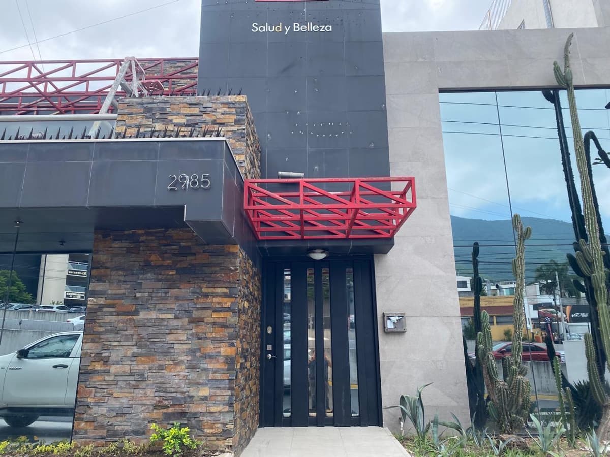 Edificio en Venta en Colinas de las Cumbres, Monterrey, Nuevo León