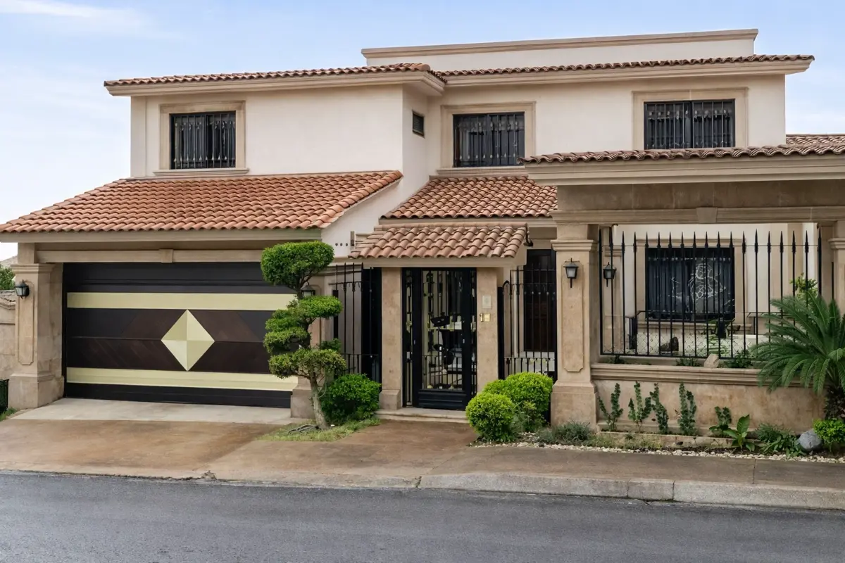 Casa en Venta en Las Cumbres, Monterrey, Nuevo León