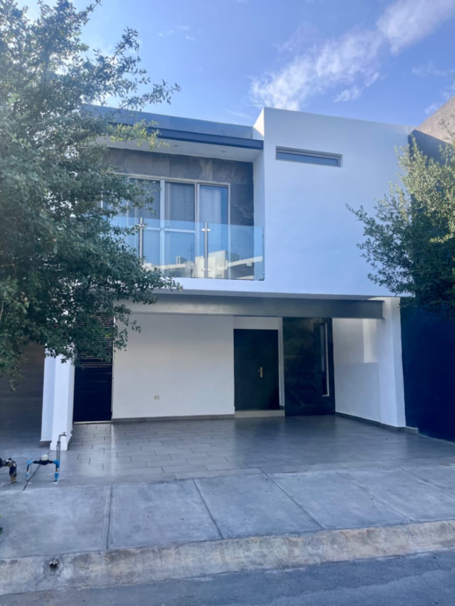 Casa en Venta en Cumbre Altta, García, Nuevo León