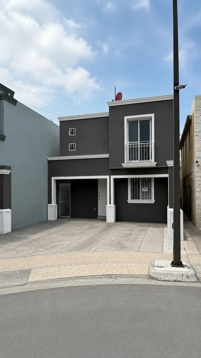 Casa en Renta en Cerradas de Santa Rosa, Apodaca, Nuevo León