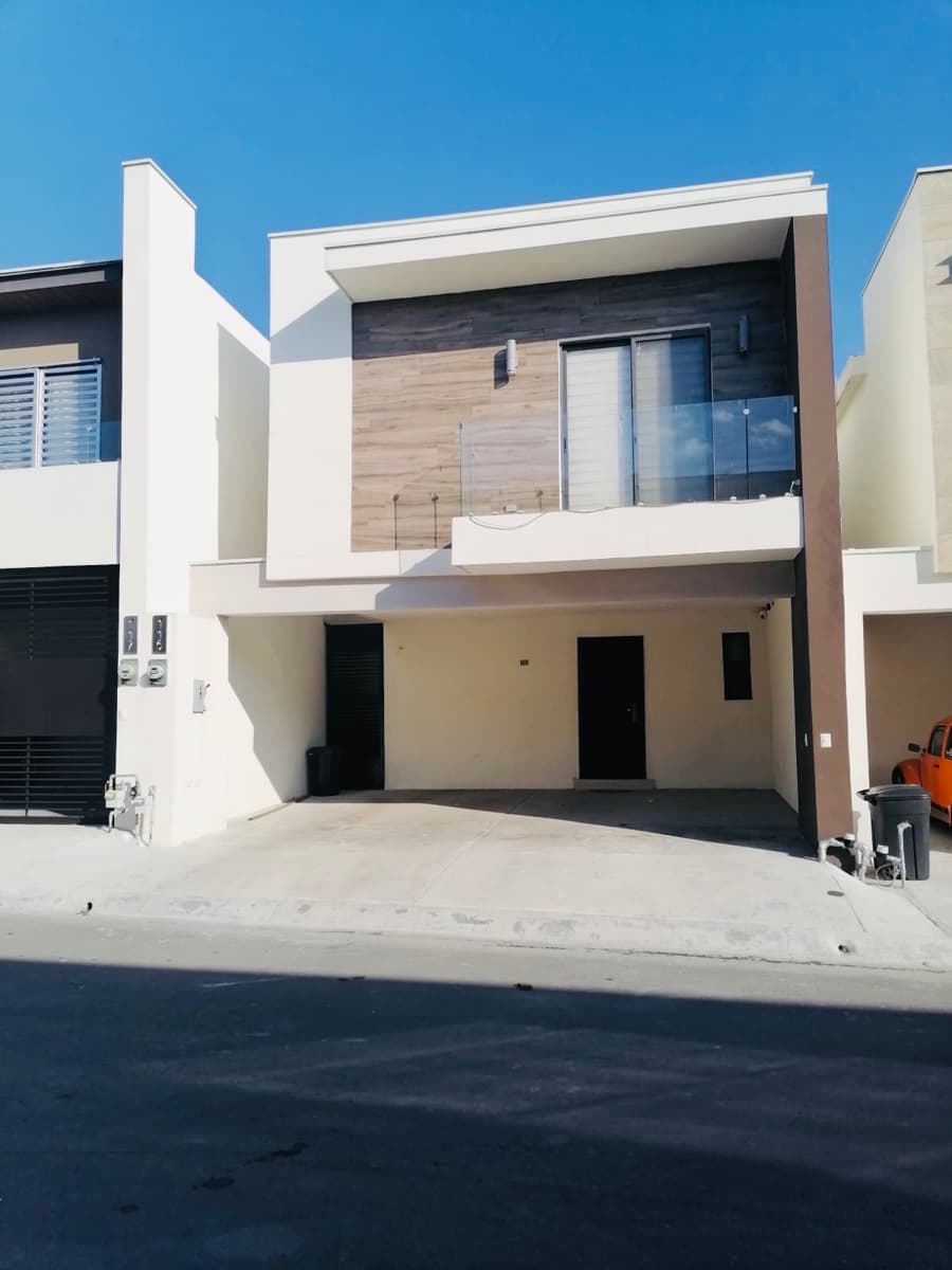 Casa en Renta en Almería, Apodaca, Nuevo León