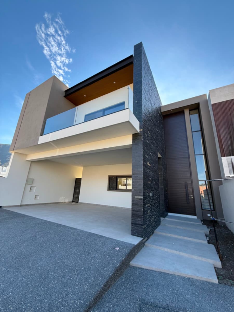 Casa en Venta en El Uro, Monterrey, Nuevo León
