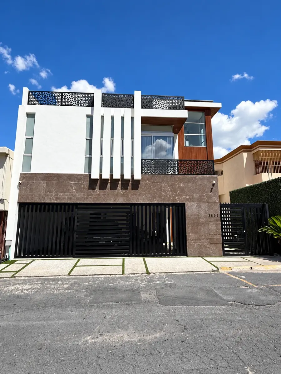 Casa en Venta en Del Paseo Residencial, Monterrey, Nuevo León